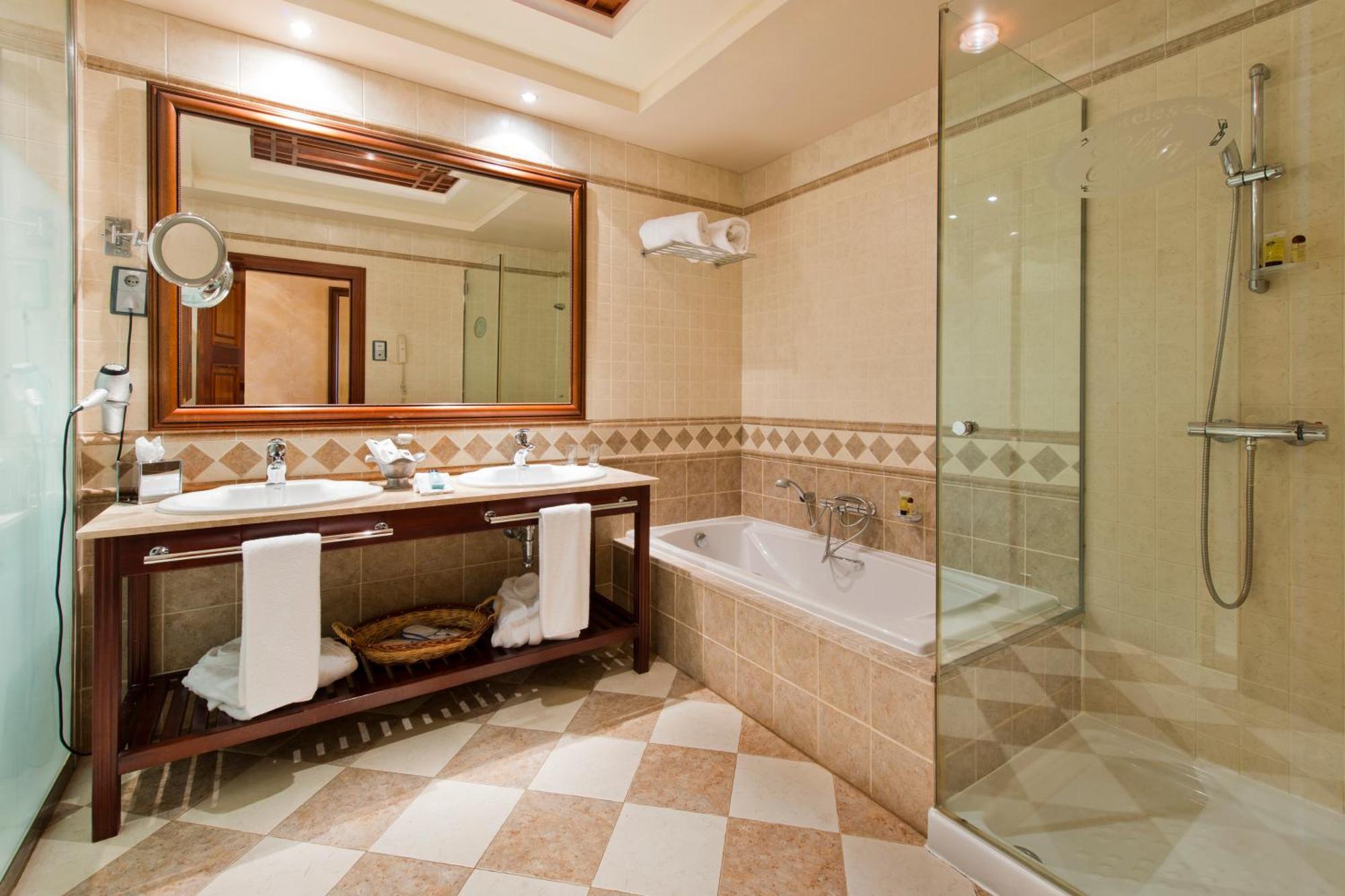 Single Room with Golf Course View